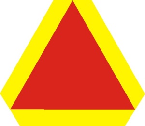 Знак тихоходное транспортное средство. Италия